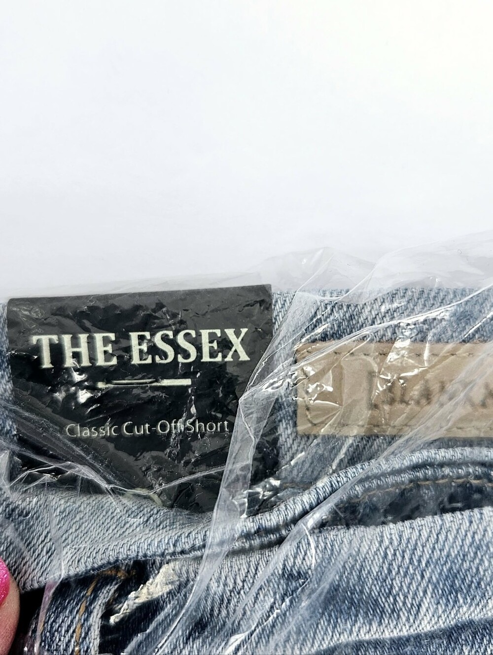 BLANK NYC The Essex Shadow Release Hem Cutoff Denim Blue Jean Shorts 28 NWT - Picture 6 of 6